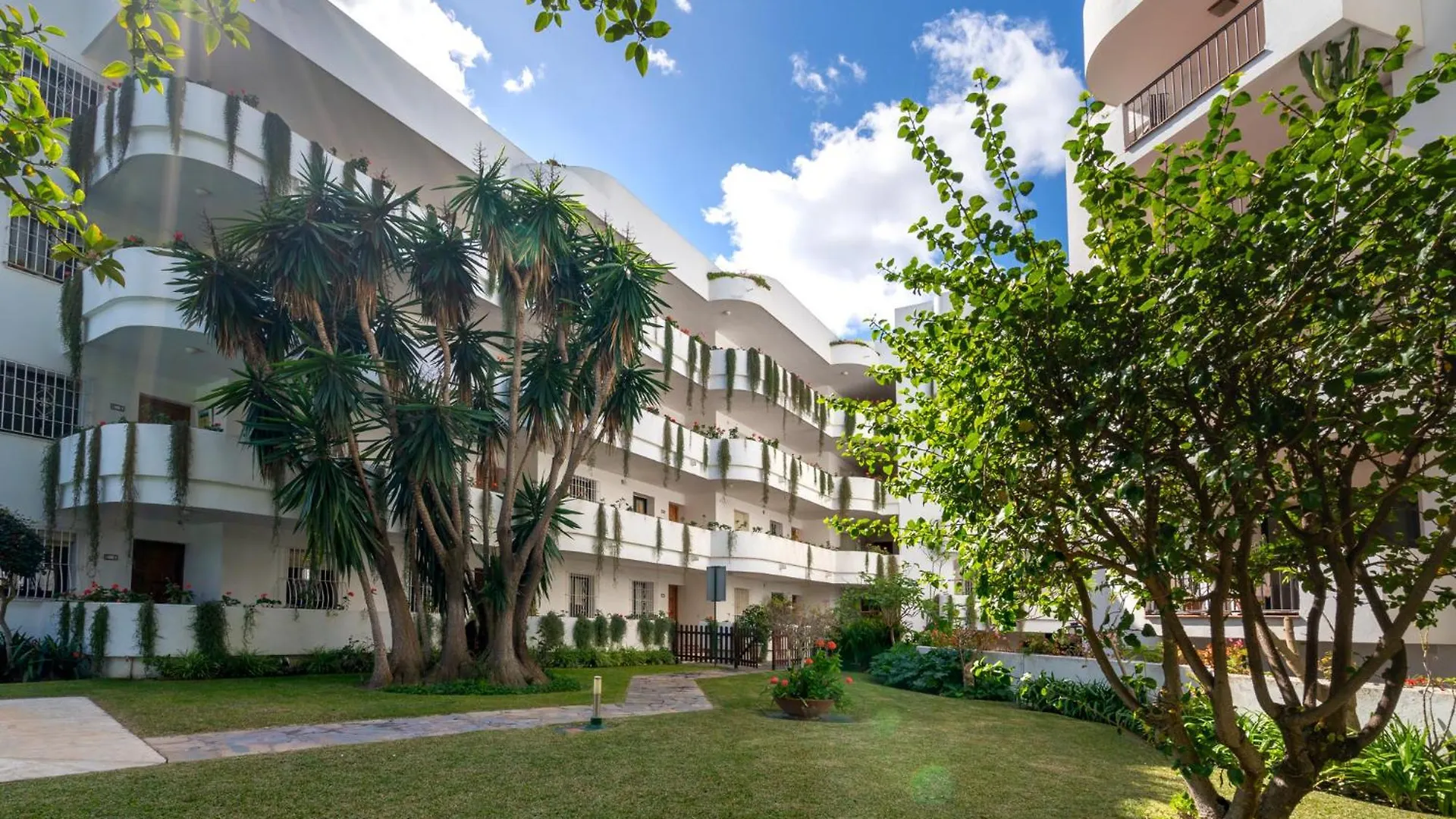 Puerto Banus Two Bedroom Luxurious Apartment With Parking Marbella Spain