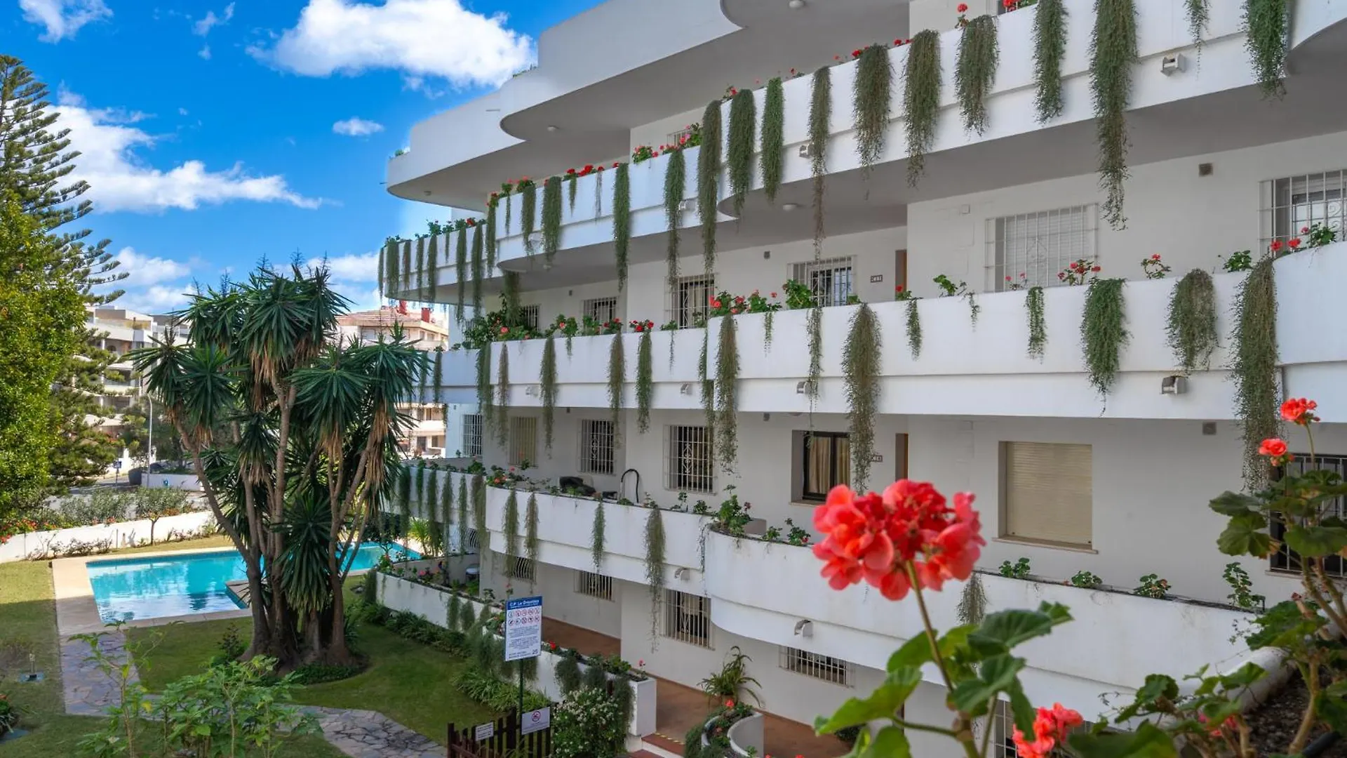 Puerto Banus Two Bedroom Luxurious Apartment With Parking Marbella