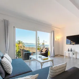 puerto-banus-frontline-apartment-with-amazing-sea-views.1costadelsol.com/